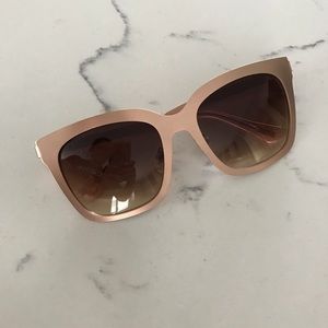 Diff Eyewear - Lauren Akins